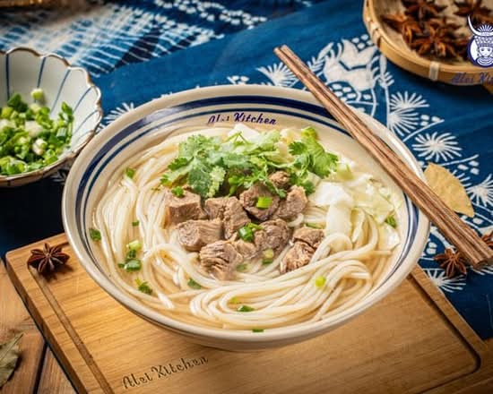 花溪牛肉粉Huaxi Beef Noodle Soup